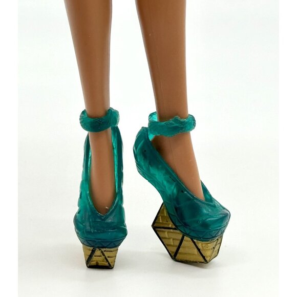 Monster High Doll Cleo de Nile Ghouls Rule Green Pyramid Wedge Shoes Teal Gold - Picture 1 of 3